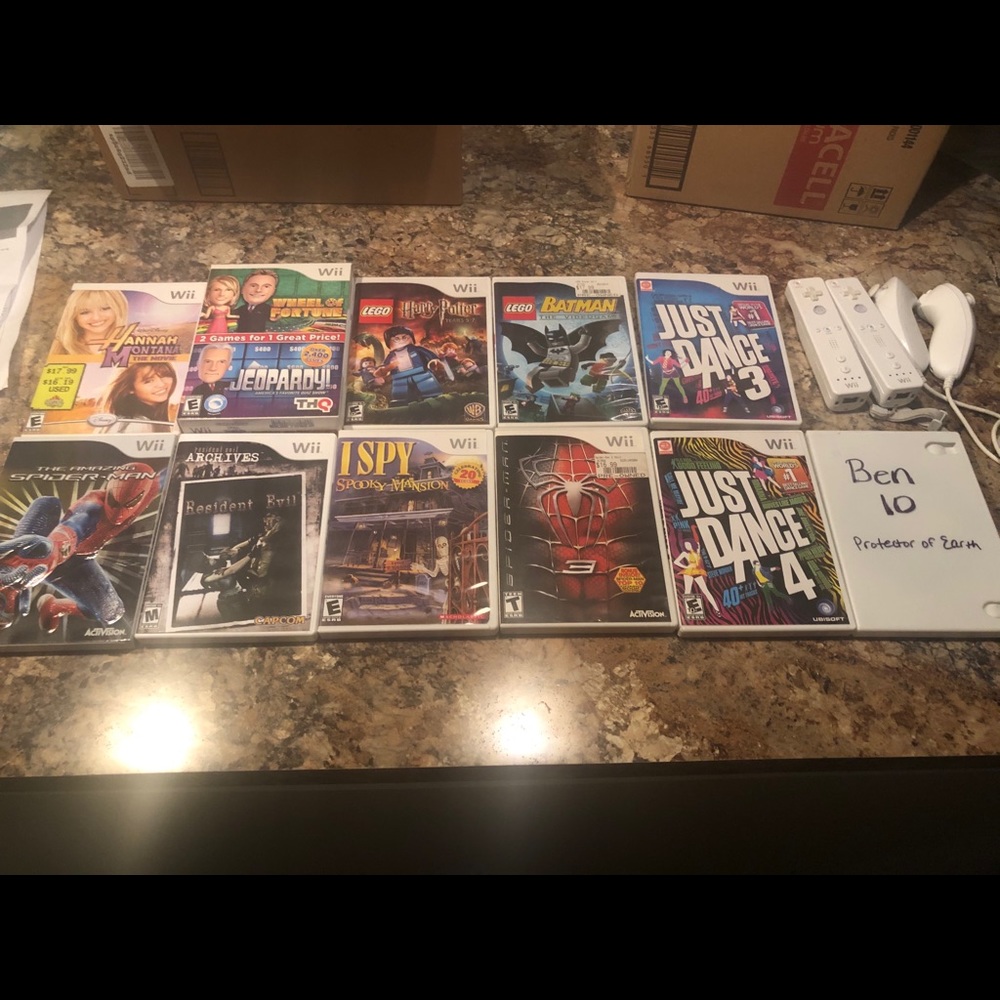 Nintendo Wii with controllers and games - Picture 3 of 4